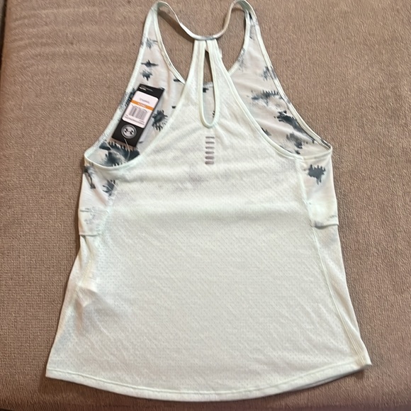 NWT Under Armour Heat Gear Athletic Tank Top - Picture 6 of 6